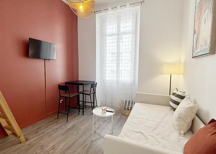 Proche Palais Des Festivals, T2 Avec Mezzanine - Palmazur *