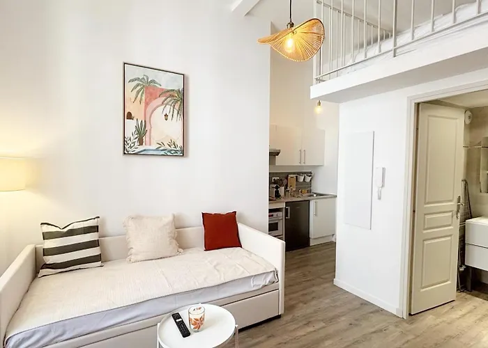 Proche Palais Des Festivals, T2 Avec Mezzanine - Palmazur